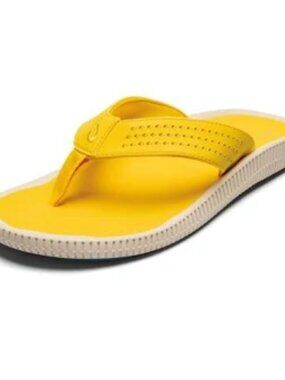 OluKai Mens Ulele Beach Sandals SZ 11 Yellow NWOT